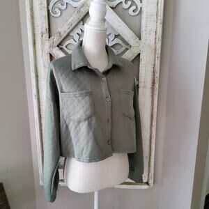 No Comment Junior's Quilted Knit Jacket Cropped in Vetiver Green